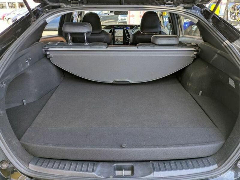 PRIUS PHV-6