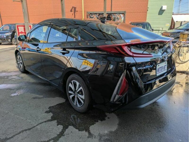 PRIUS PHV-17