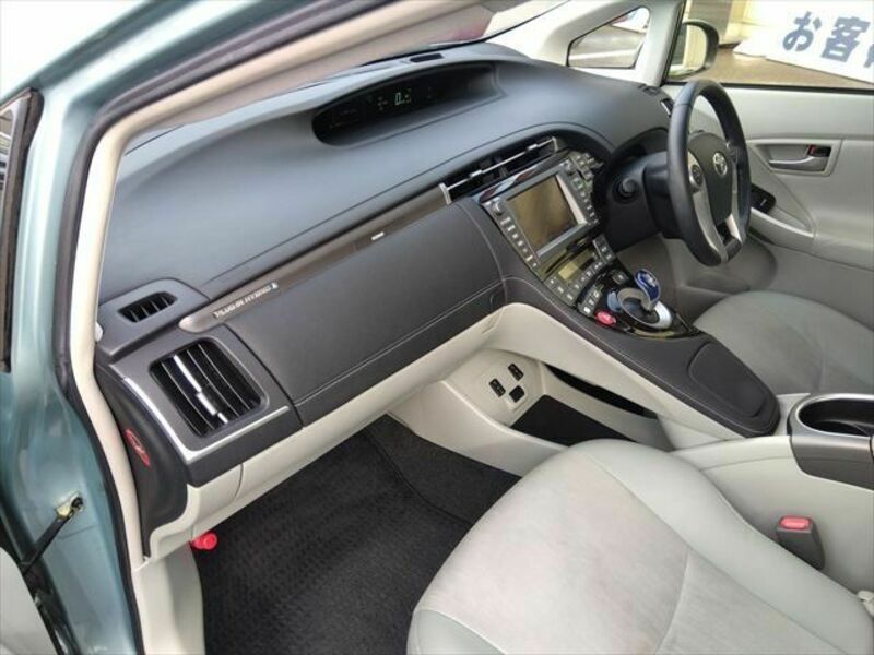PRIUS PHV-10