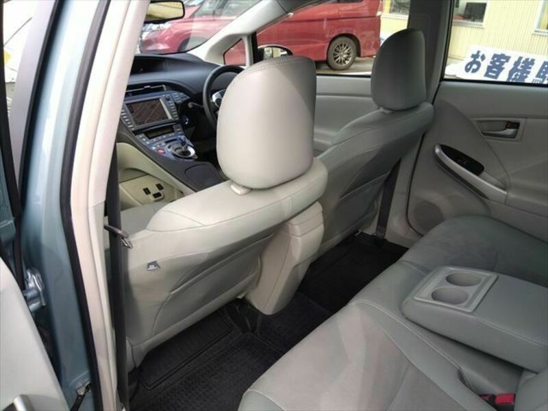 PRIUS PHV-12