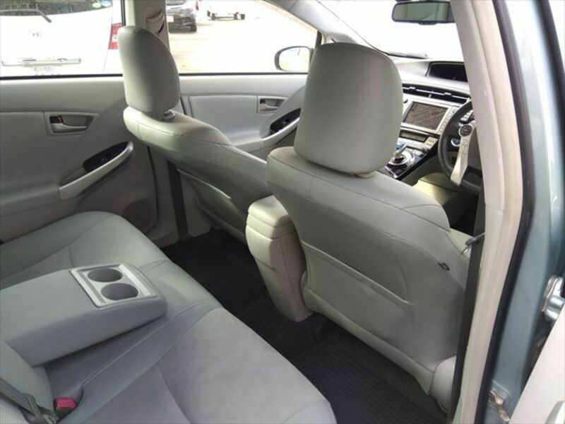 PRIUS PHV-16