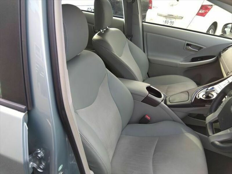 PRIUS PHV-17