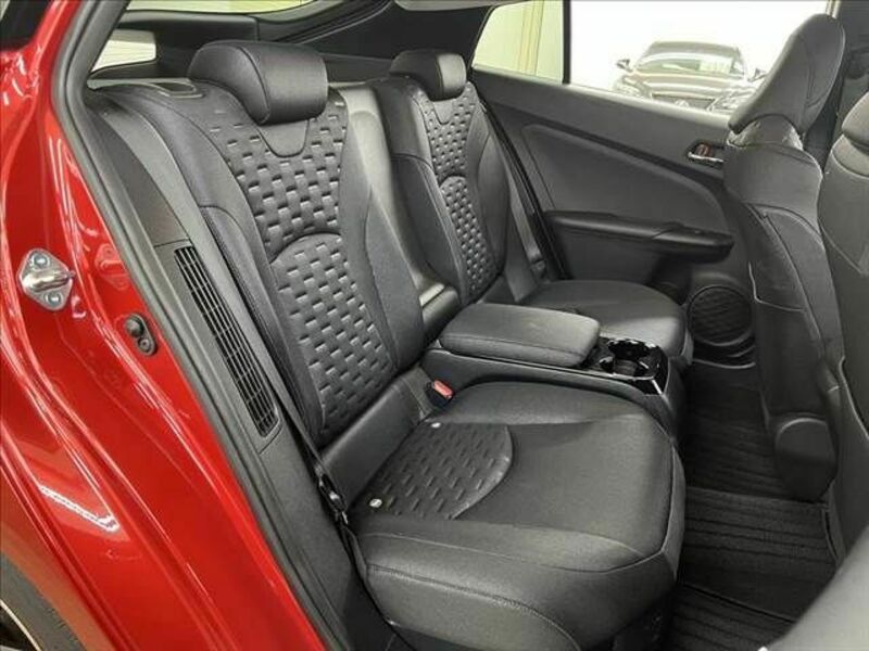 PRIUS PHV-6