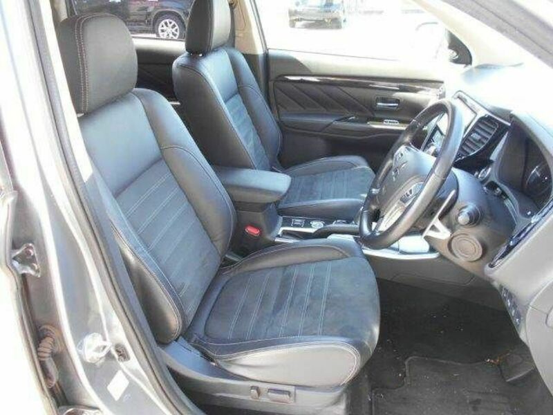 OUTLANDER PHEV-6