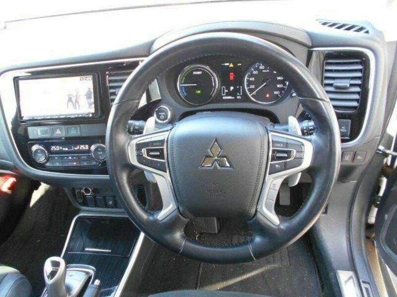 OUTLANDER PHEV-9