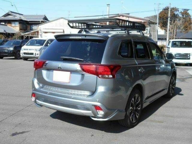OUTLANDER PHEV-15