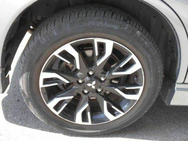 OUTLANDER PHEV-23
