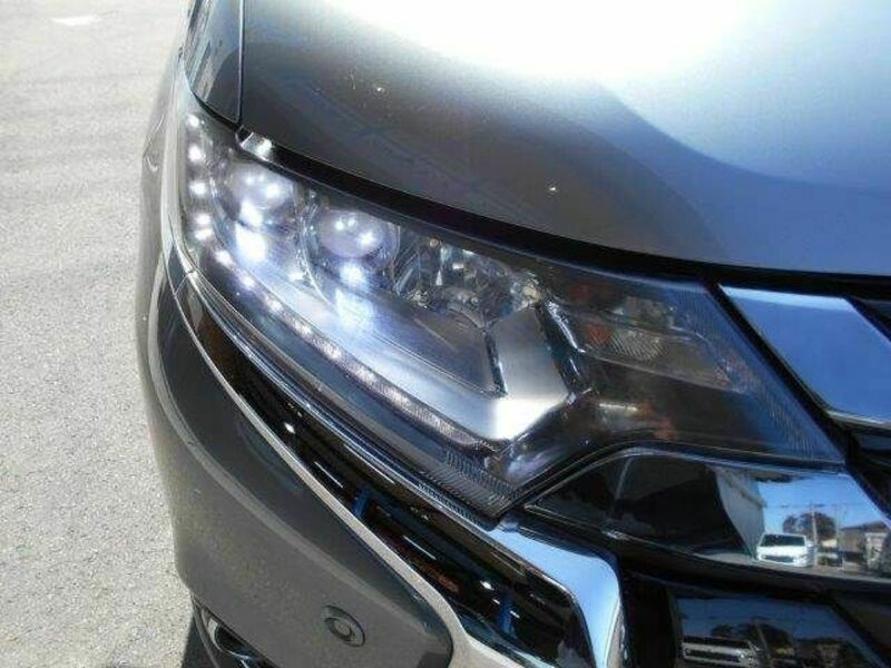 OUTLANDER PHEV-26
