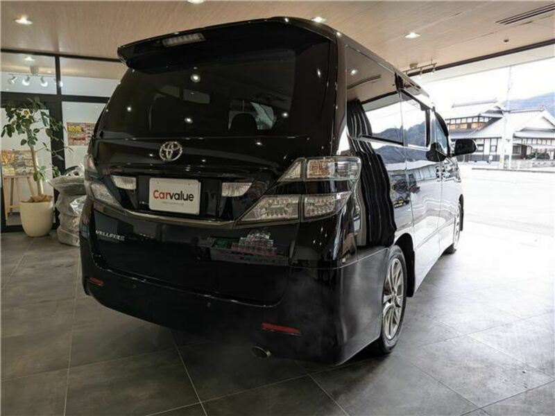 VELLFIRE-11