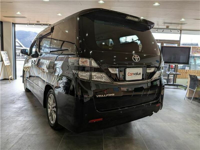 VELLFIRE-13