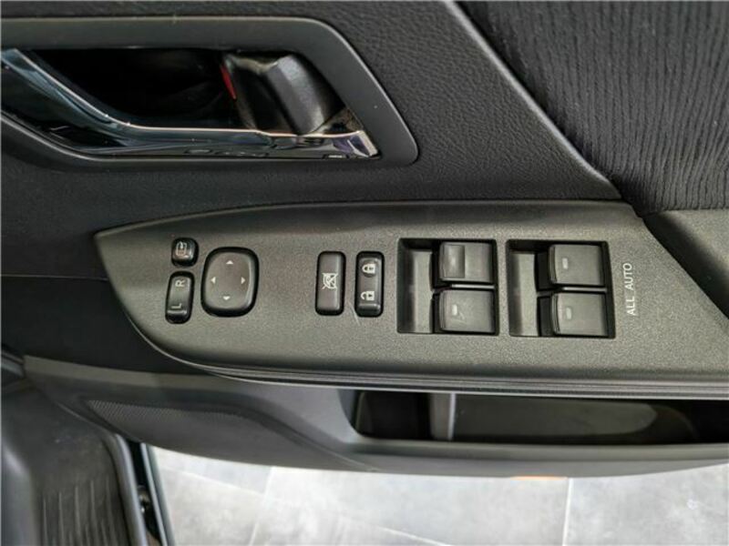 VELLFIRE-31