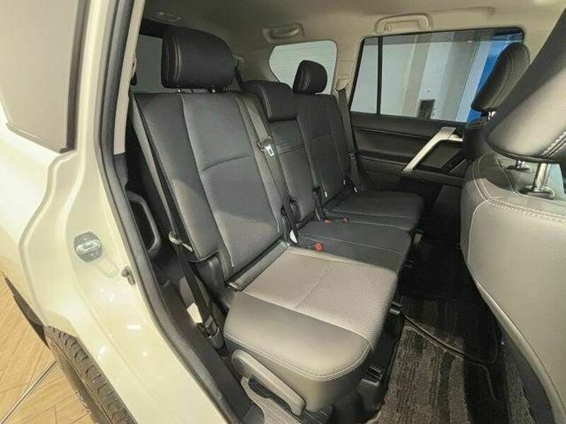 LAND CRUISER PRADO-9