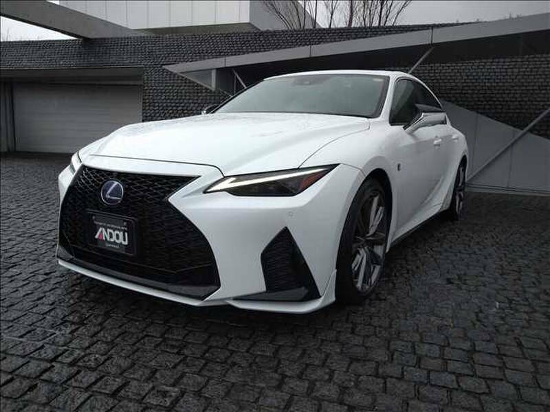 LEXUS　IS