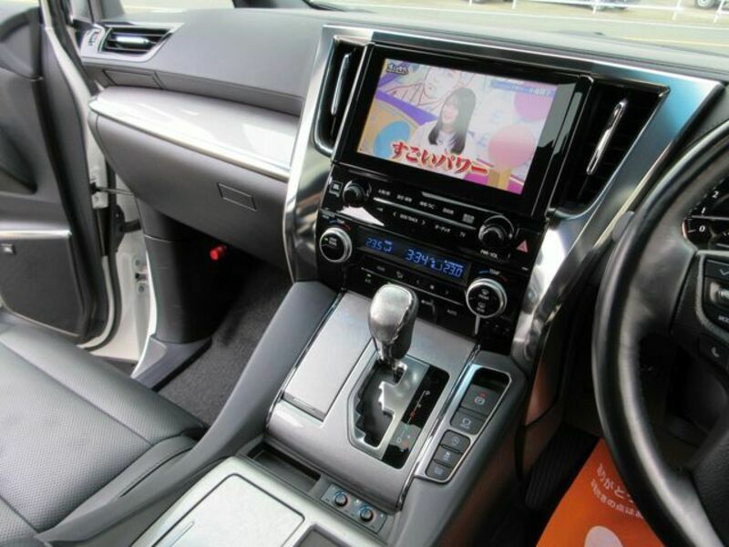VELLFIRE-1