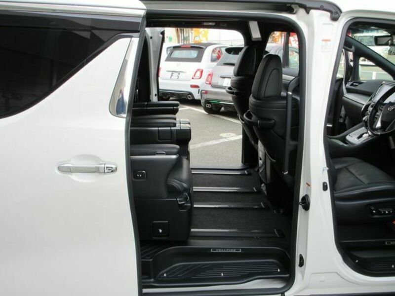 VELLFIRE-7