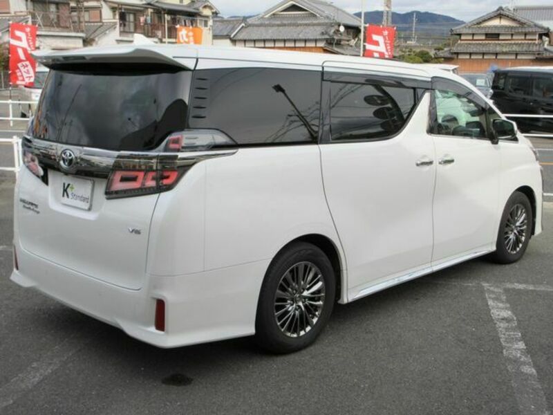 VELLFIRE-26
