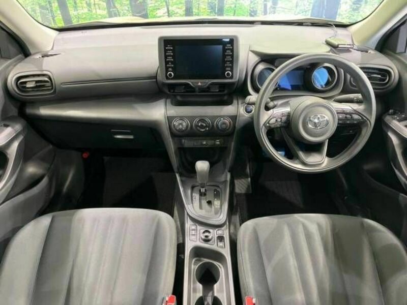 YARIS CROSS-1