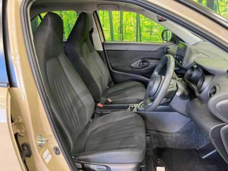 YARIS CROSS-8