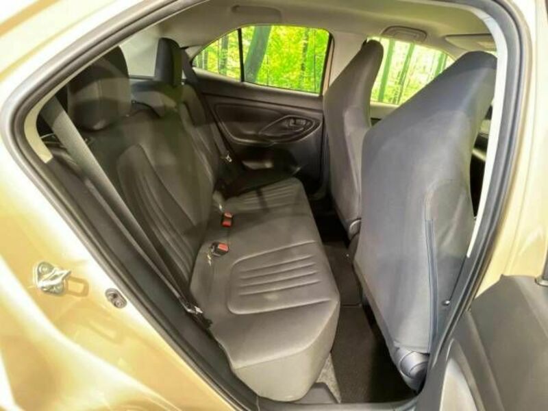 YARIS CROSS-9