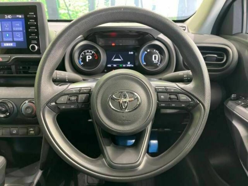 YARIS CROSS-11