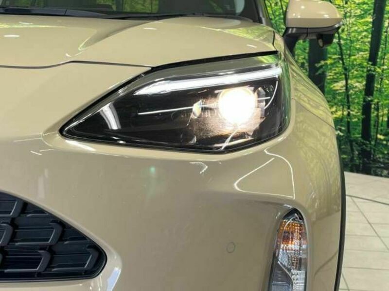 YARIS CROSS-12