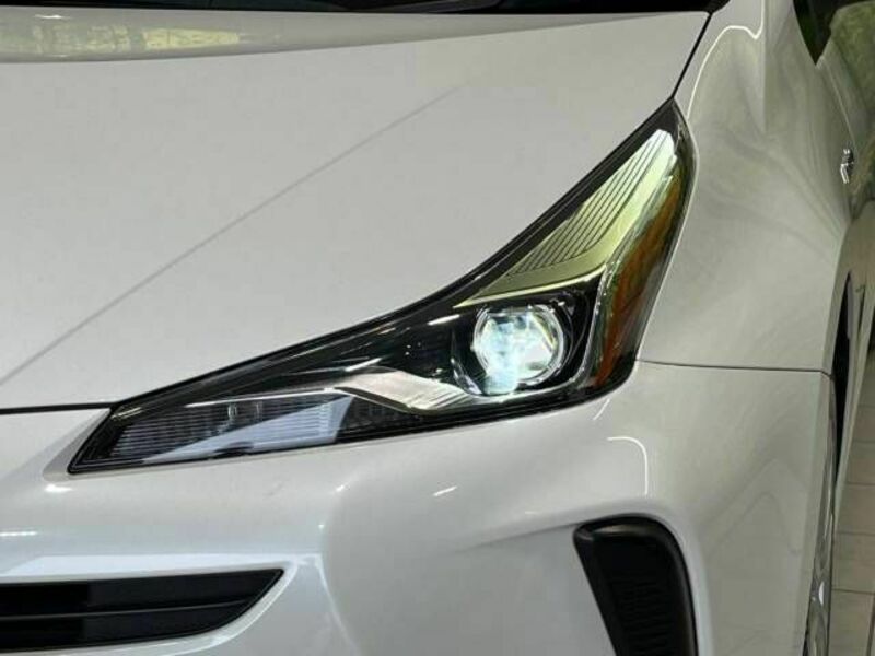 PRIUS-11