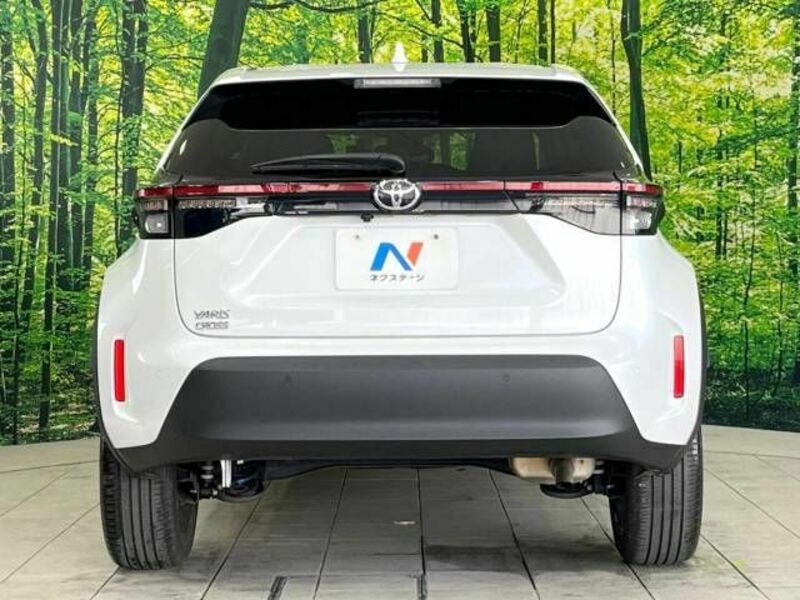 YARIS CROSS-15