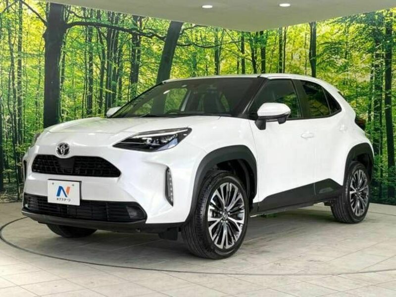 YARIS CROSS-16