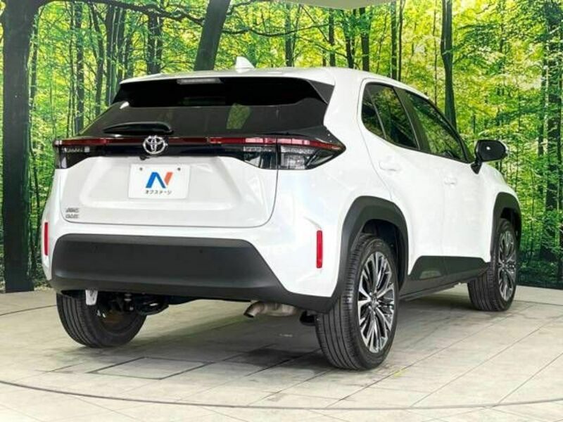 YARIS CROSS-17
