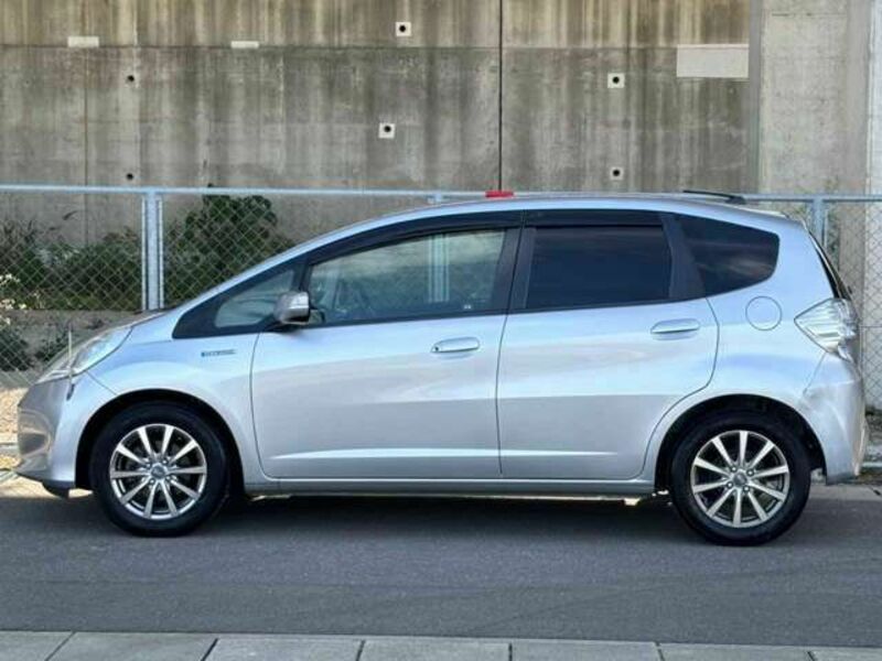 FIT HYBRID-9