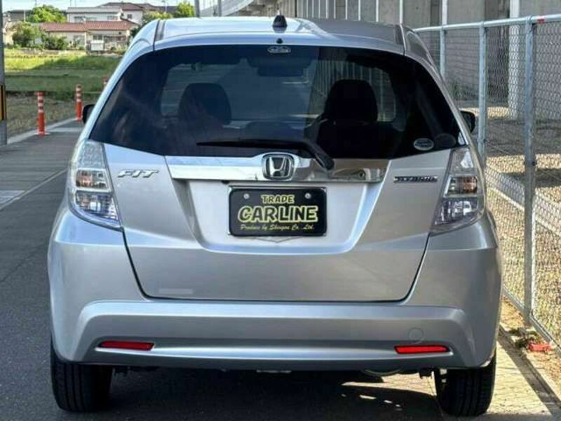 FIT HYBRID-11