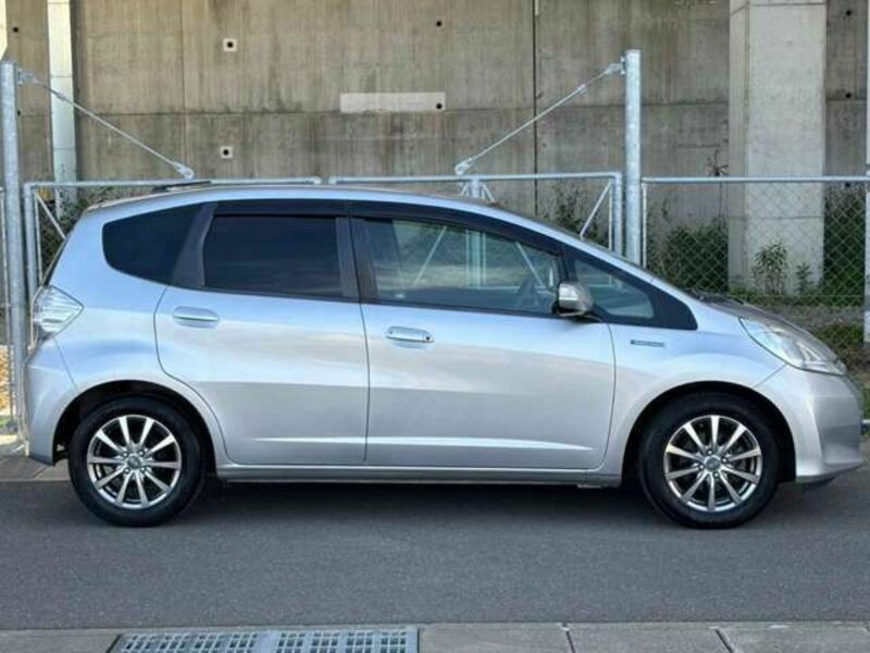 FIT HYBRID-12