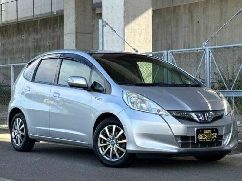 FIT HYBRID-13
