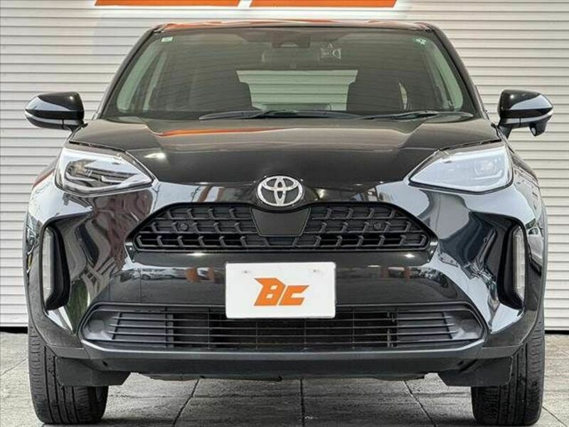 YARIS CROSS-8