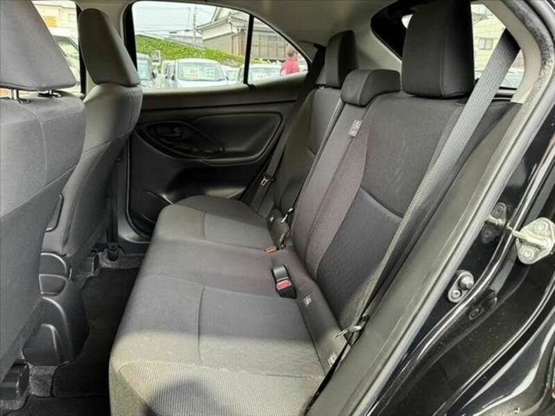 YARIS CROSS-18