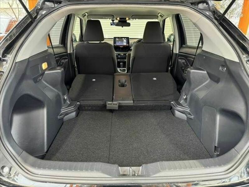 YARIS CROSS-20