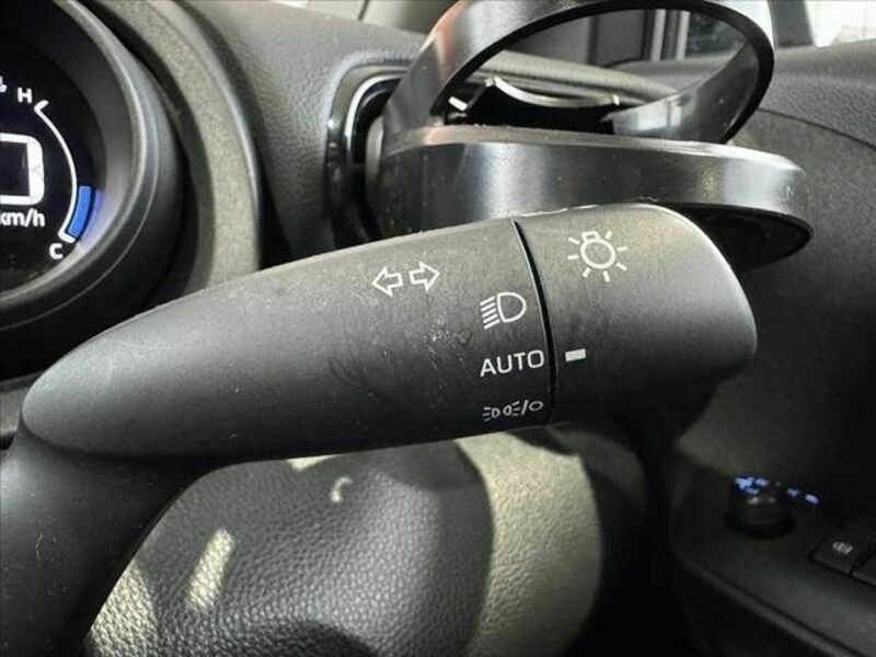 YARIS CROSS-23