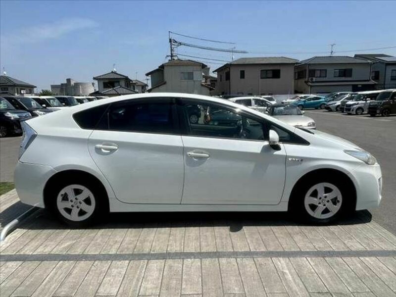 PRIUS-11