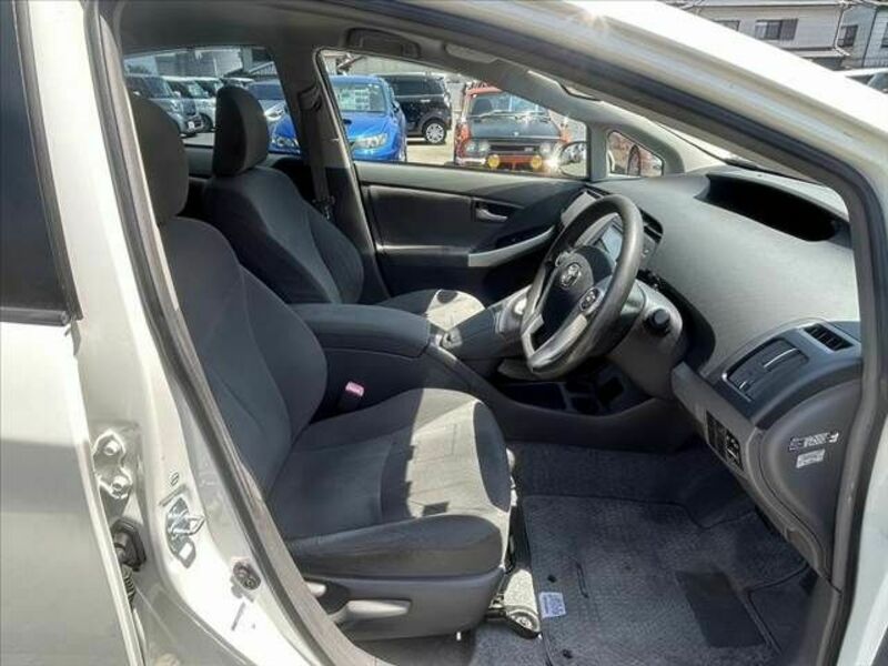 PRIUS-15