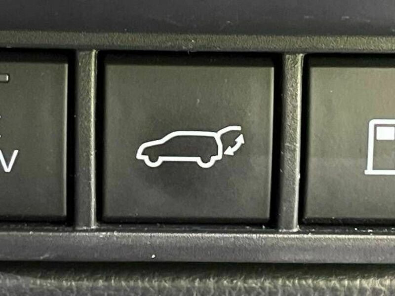 PRIUS-7