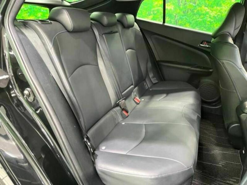 PRIUS-11