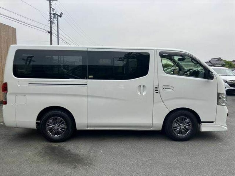 NV350 CARAVAN-14