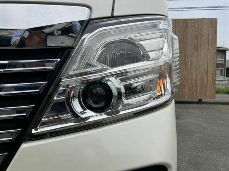 NV350 CARAVAN-21