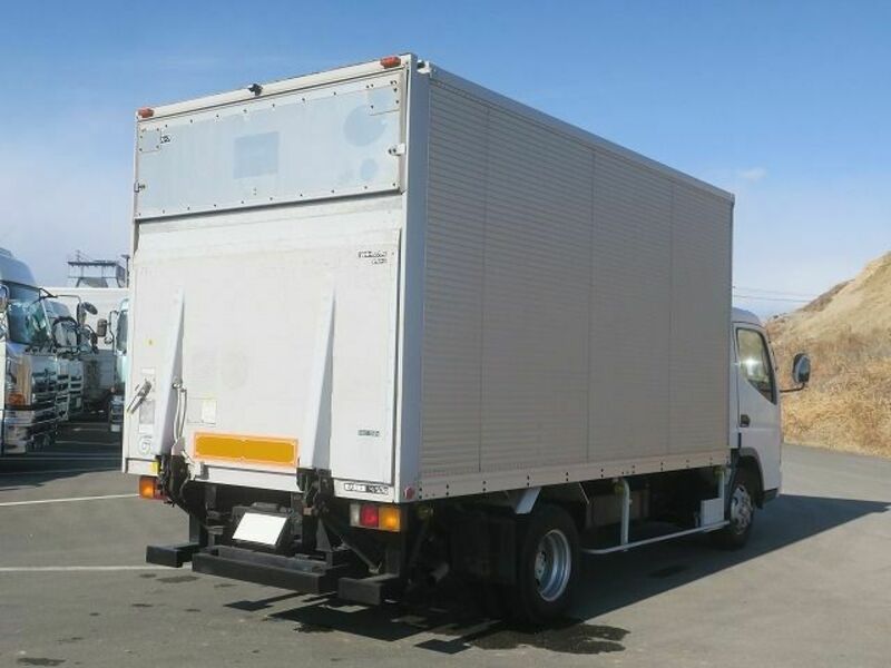 MITSUBISHI　CANTER
