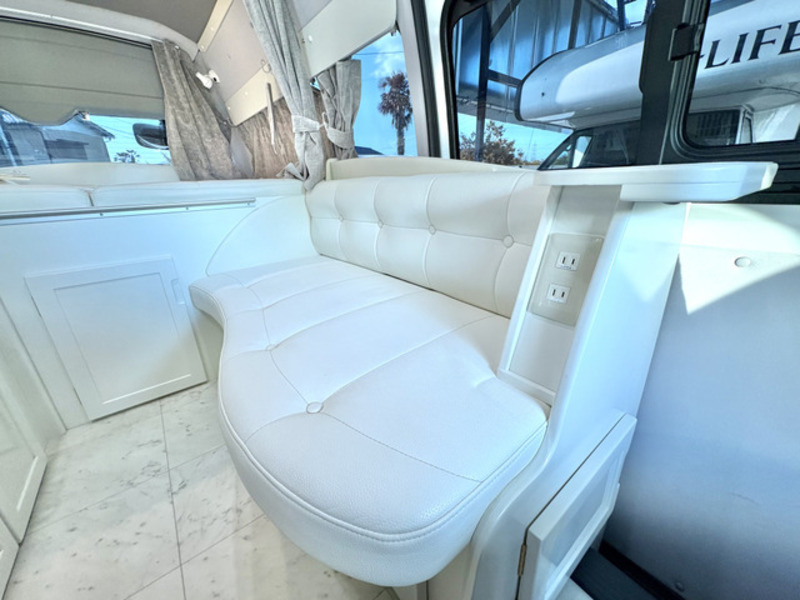 HIACE VAN-9