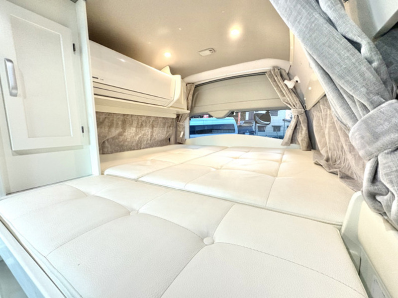 HIACE VAN-4
