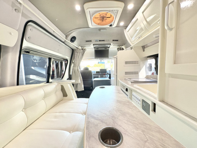 HIACE VAN-8