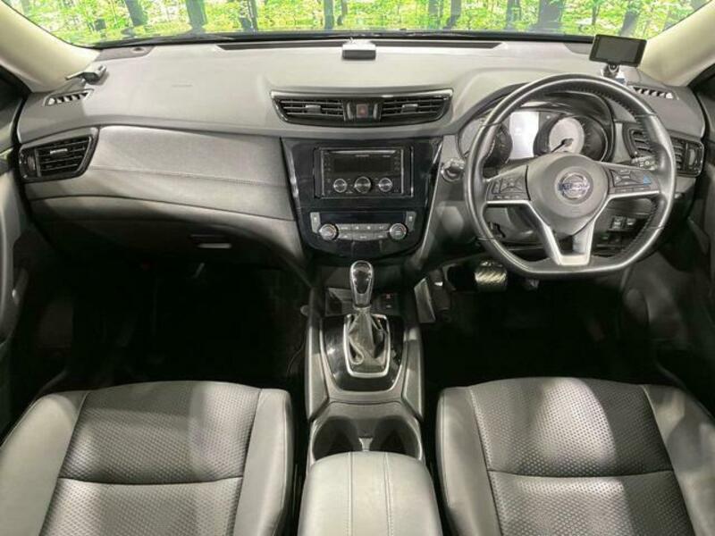 X-TRAIL-1