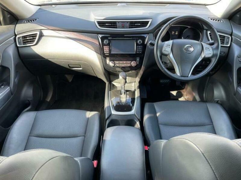 X-TRAIL-1