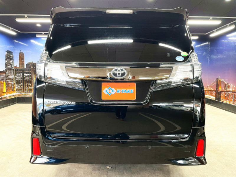 VELLFIRE-13